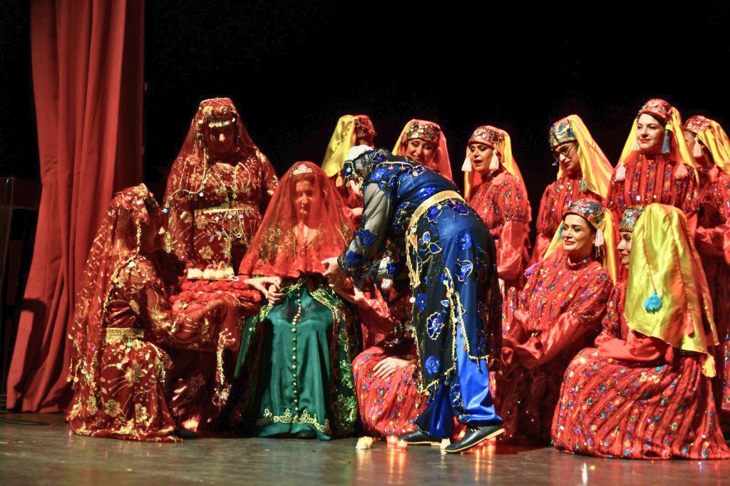 TEKİRDAĞ MAARİF HALK DANSLARI TOPLULUĞUNDAN GÖRSEL ŞÖLEN