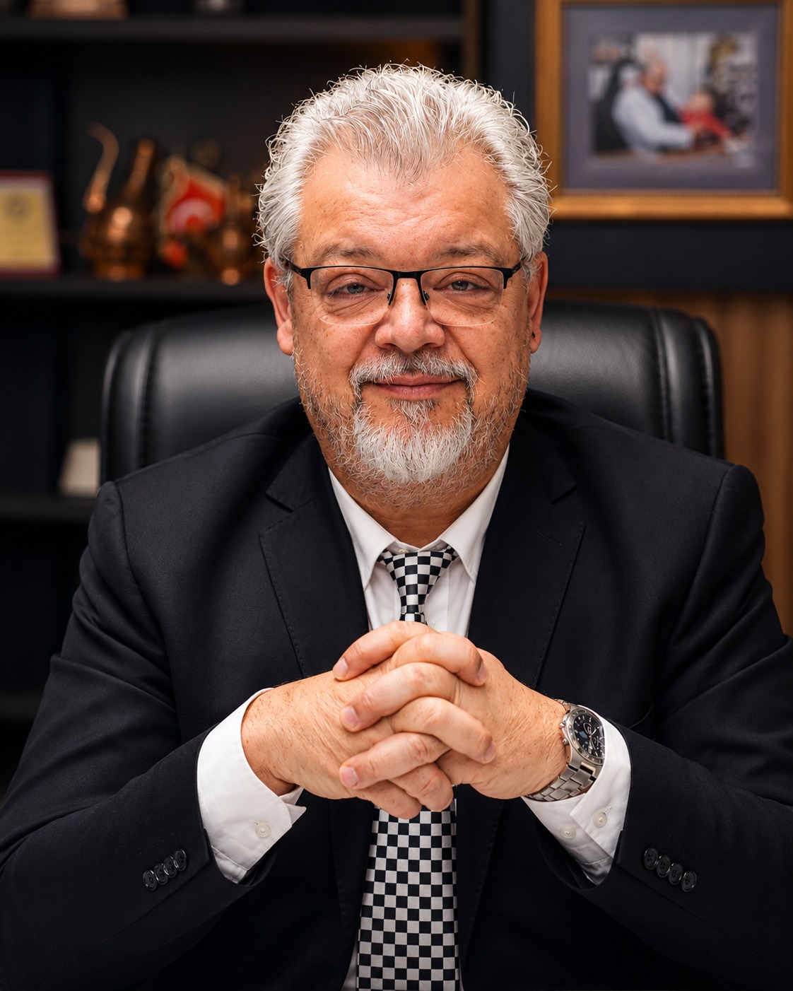 AKADEMİSYEN DR. ÖZDEMİR AY’DAN GENÇLERİN GELECEĞİNE IŞIK TUTACAK KİTAP: DİPLOMA ŞART MI?